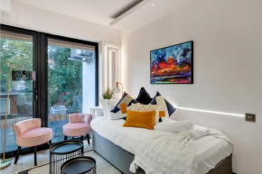 Cosy Studio in Great Location!